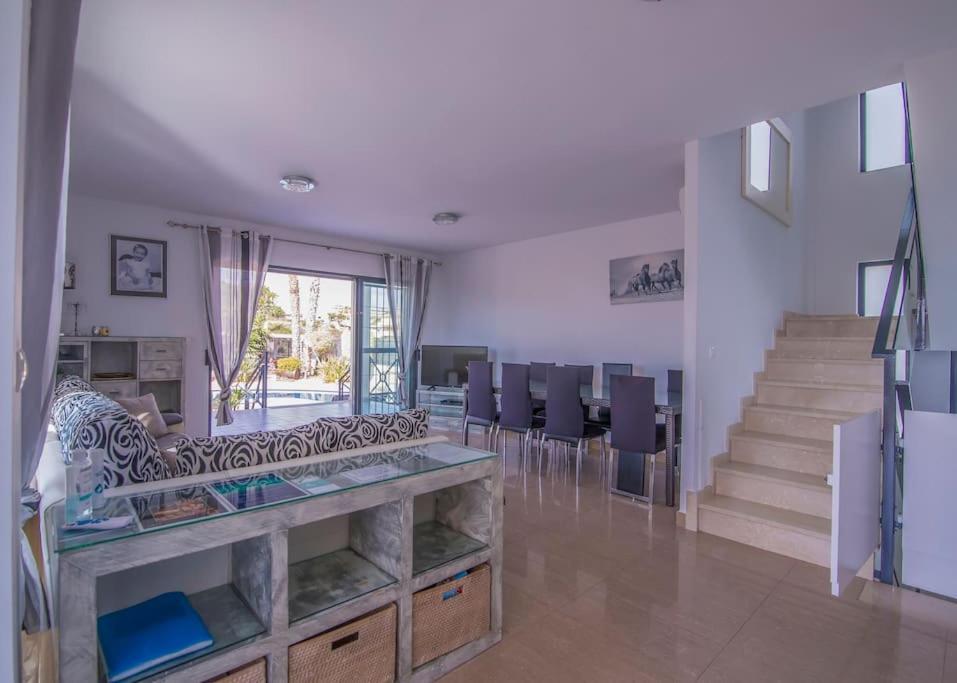 Villa Moderna Con Piscina El Campello Eksteriør billede