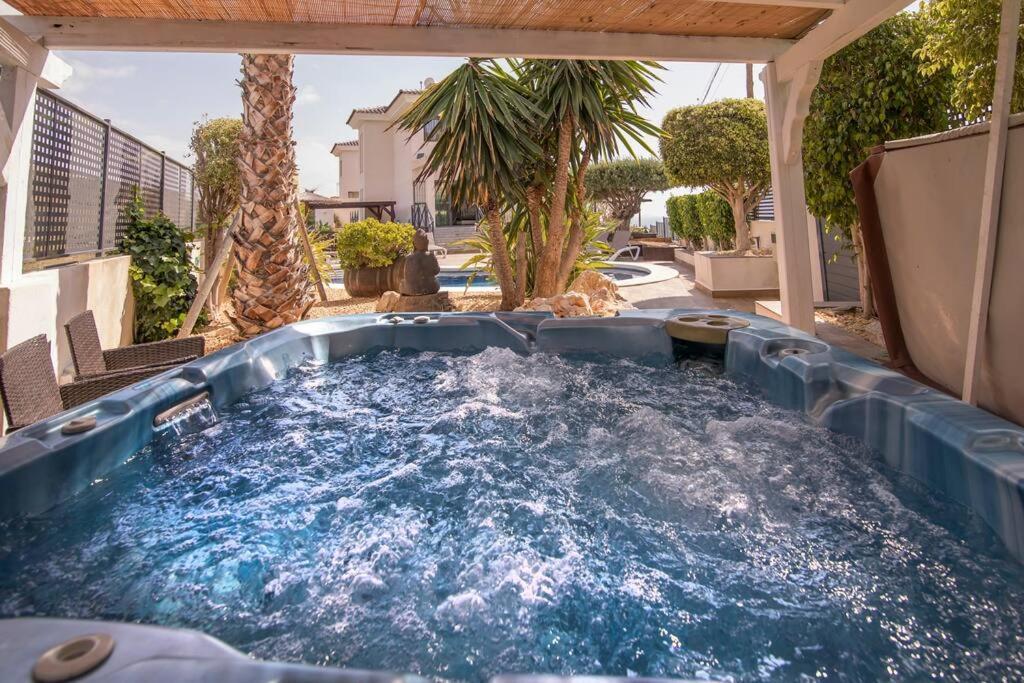 Villa Moderna Con Piscina El Campello Eksteriør billede