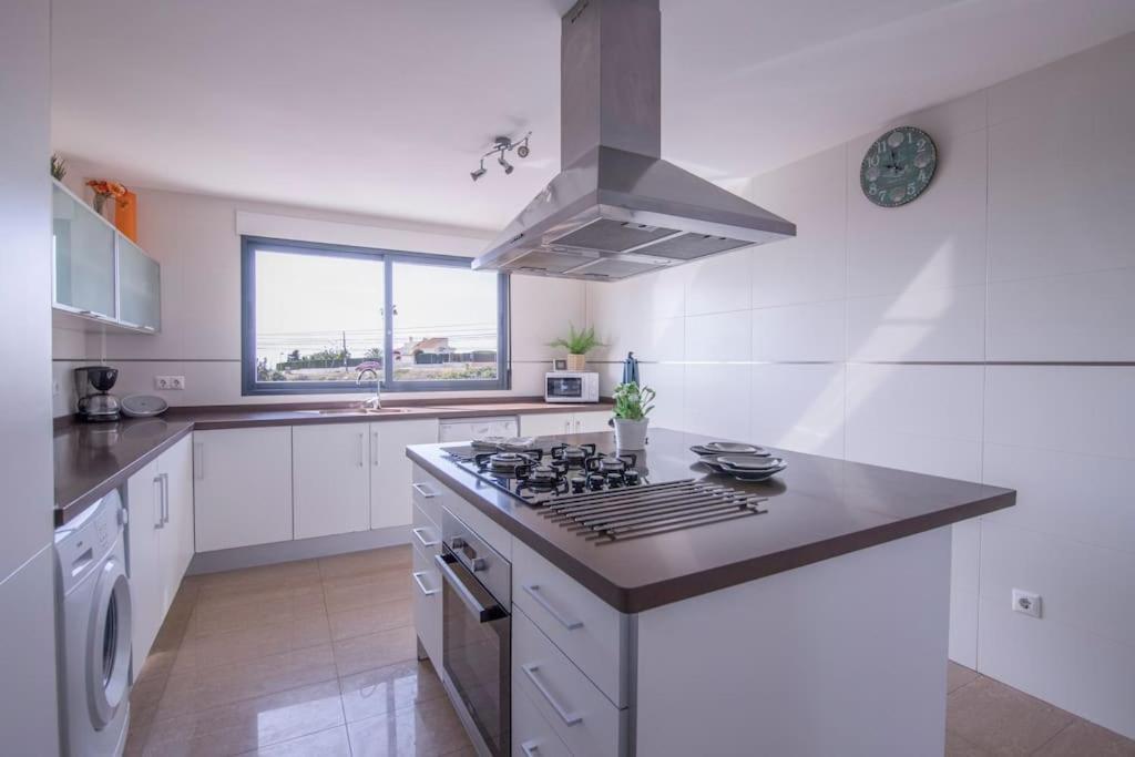 Villa Moderna Con Piscina El Campello Eksteriør billede